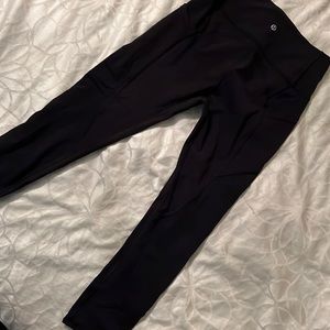 What is the lemon black leggings size 6 black